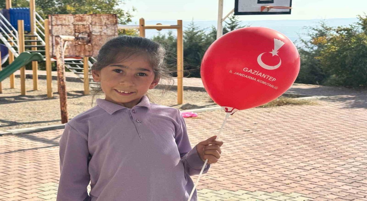 Gaziantepte jandarma çocukları unutmadı