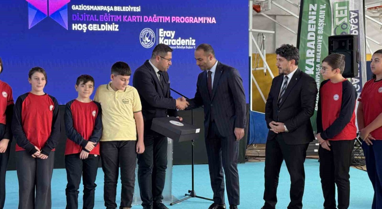 Gaziosmanpaşa Belediyesinden 4 bin öğrenciye dijital eğitim üyeliği