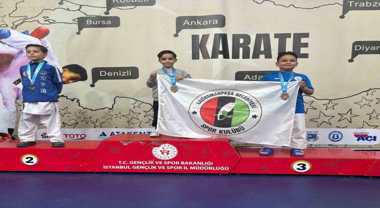 Gaziosmanpaşalı minik karateci Kaan Ayaz, Türkiye şampiyonu oldu