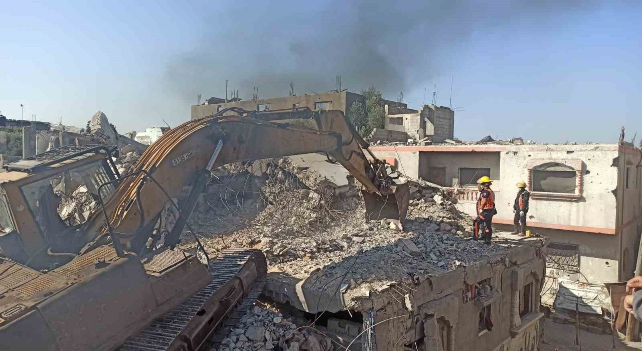 Gazzede enkaz altındaki cenazelerin çıkarılmasına yönelik çalışmaların ilk aşaması başladı