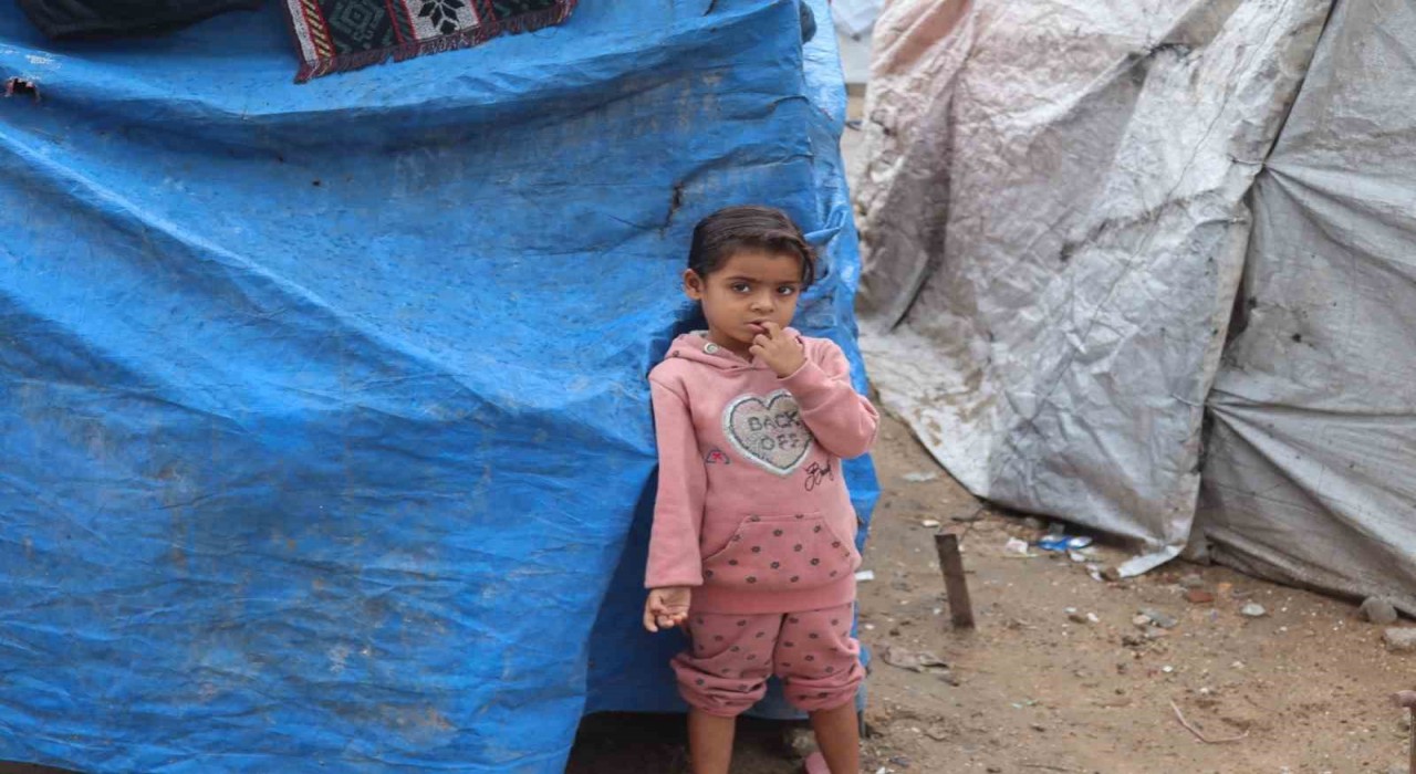 Gazzede etkili olan şiddetli yağış, mevcut insani krizi daha da derinleştiriyor