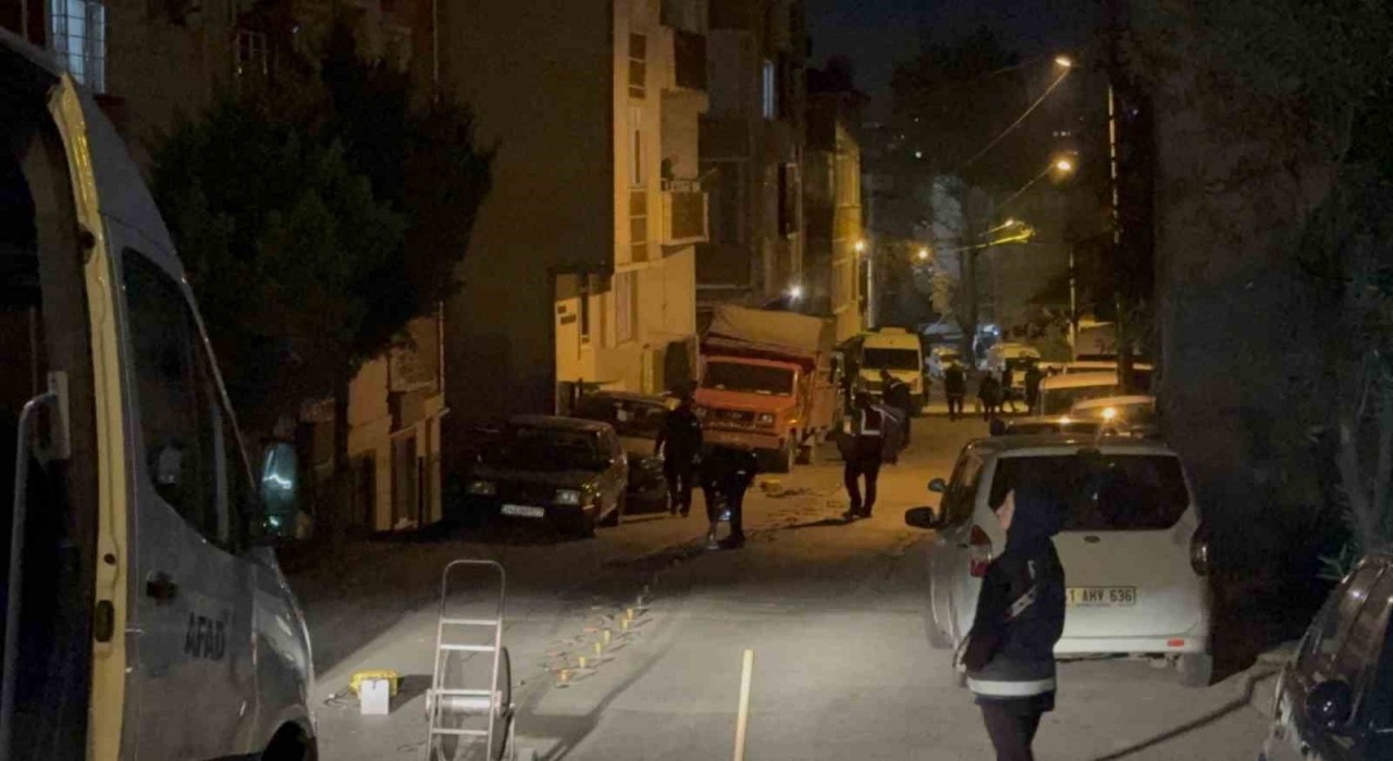 Gebzede 7 katlı binanın çökmesinin ardından zeminin tomografisi santim santim çekiliyor