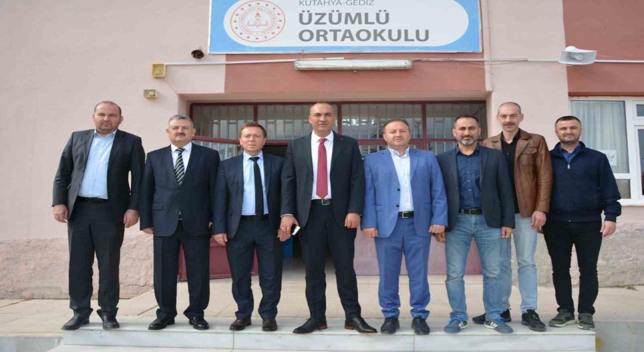 Gediz Halk Eğitimi Merkezinden ihtiyaç sahibi öğrencilere el emeği kış desteği