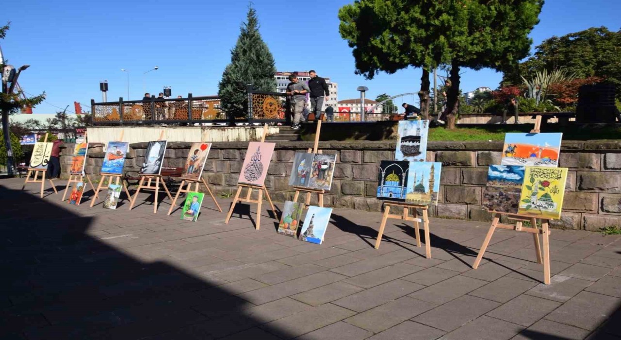 Genç Eller Camide Renkler sergisi açıldı