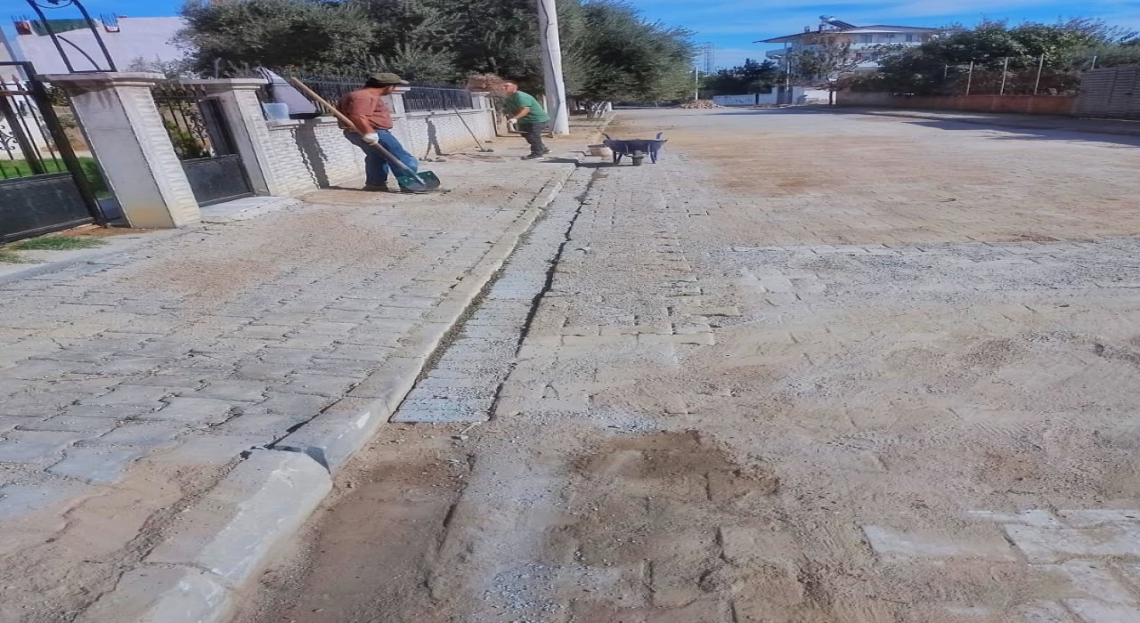 Germencikte yol yenileme çalışmaları sürüyor