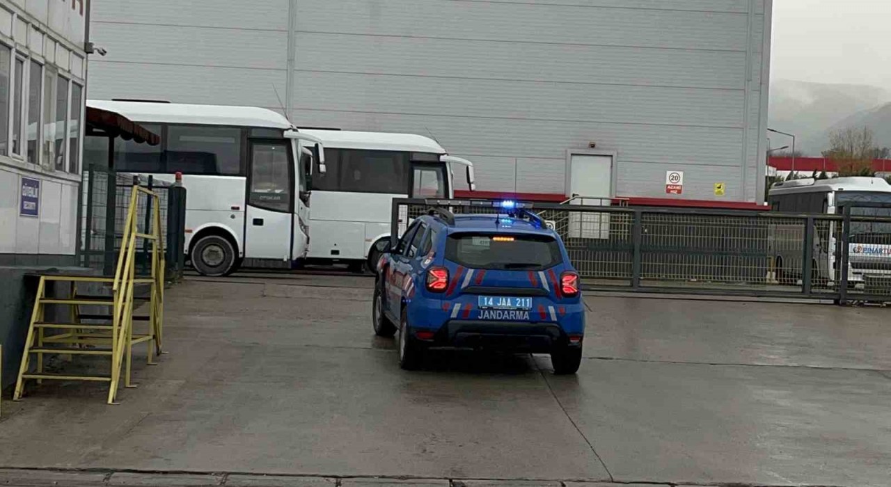 Gezer Fabrikasında işçiler iş bıraktı