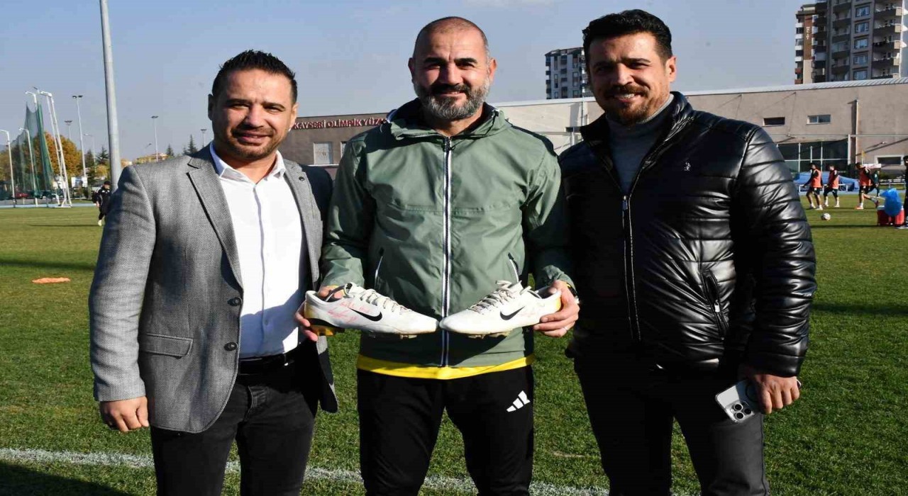 Gökhan Ünala sürpriz