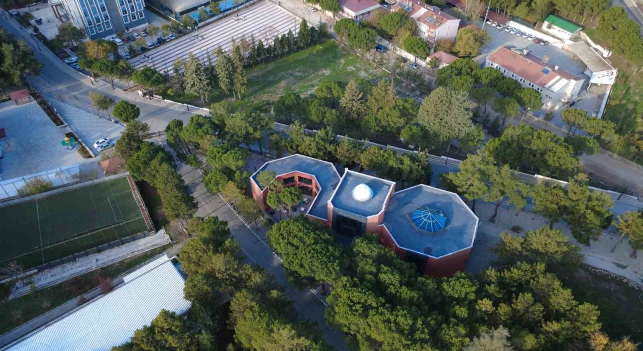 Görmeyi çok istediği eseri onun adıyla açıldı