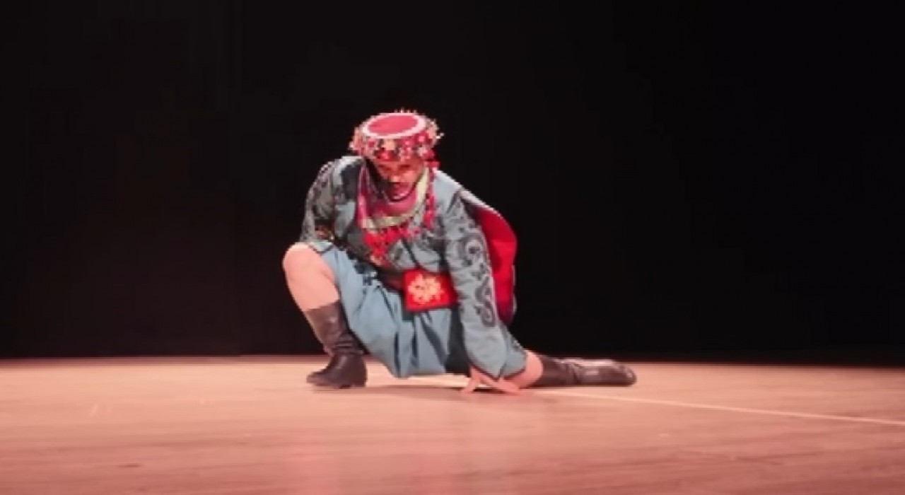 Gösteri sırasında ters hareket yapan dansçının çapraz bağları koptu