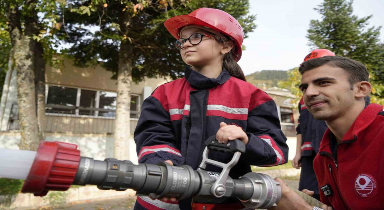Gümüşhanede itfaiyecilik eğitimi temelden başlıyor