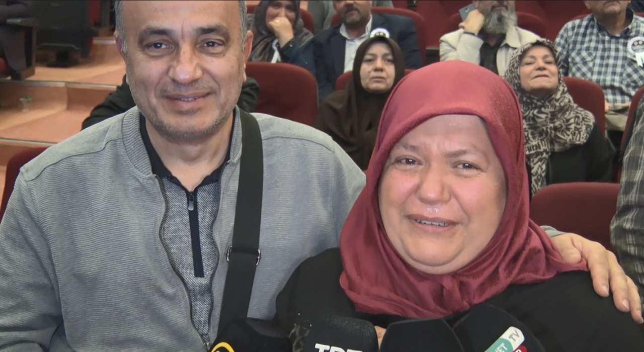 Hac kurasında ismi çıkan hacı adayları sevinçten gözyaşlarına boğuldu