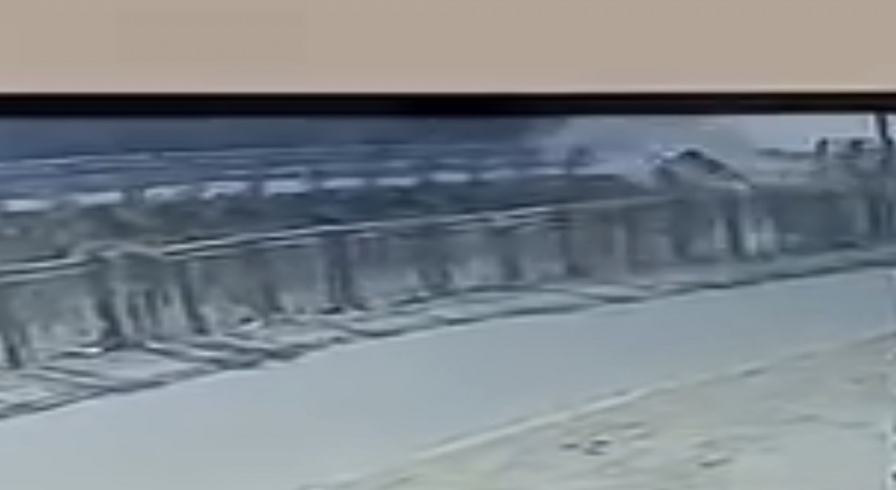 Hafif ticari araç sulama kanalına uçtu: O anlar kamerada