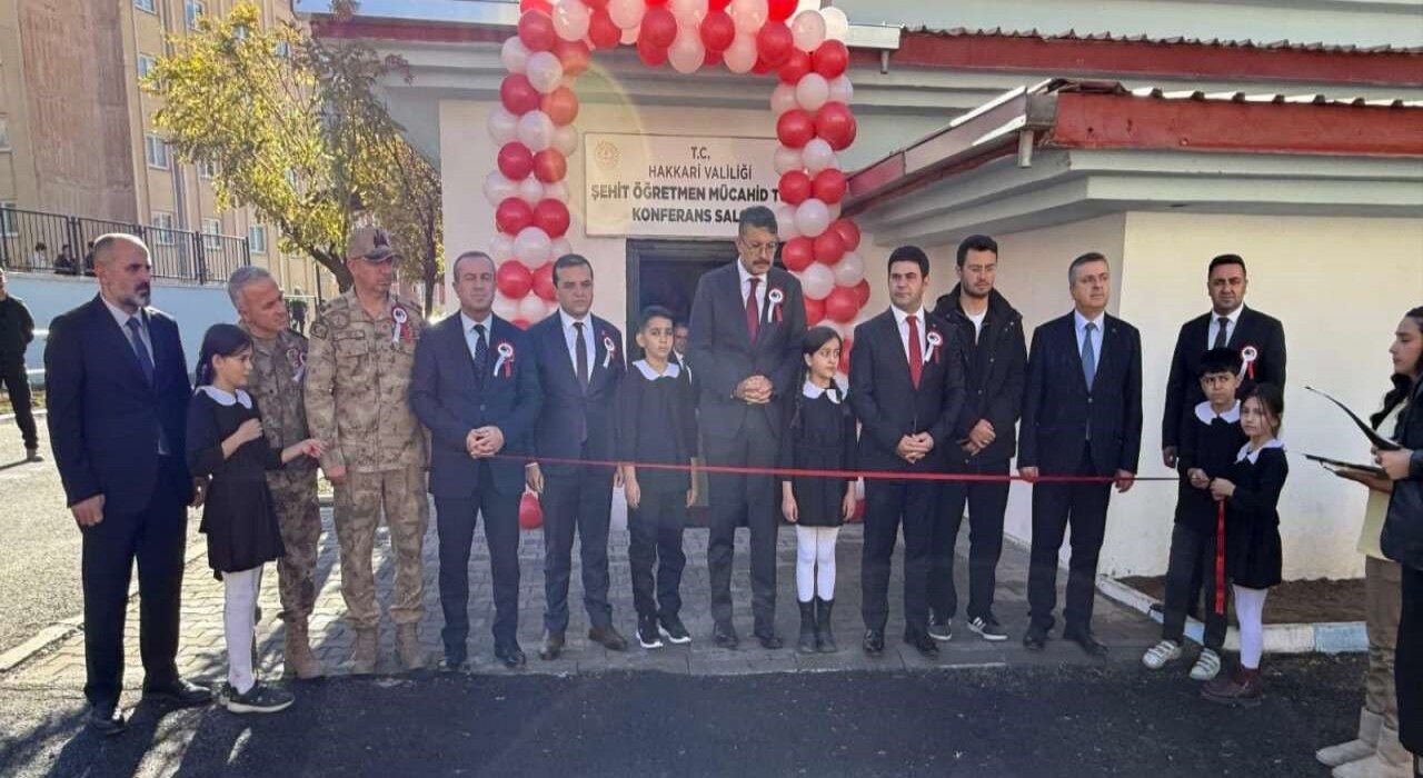 Hakkaride 300 kişilik modern konferans salonu hizmete açıldı