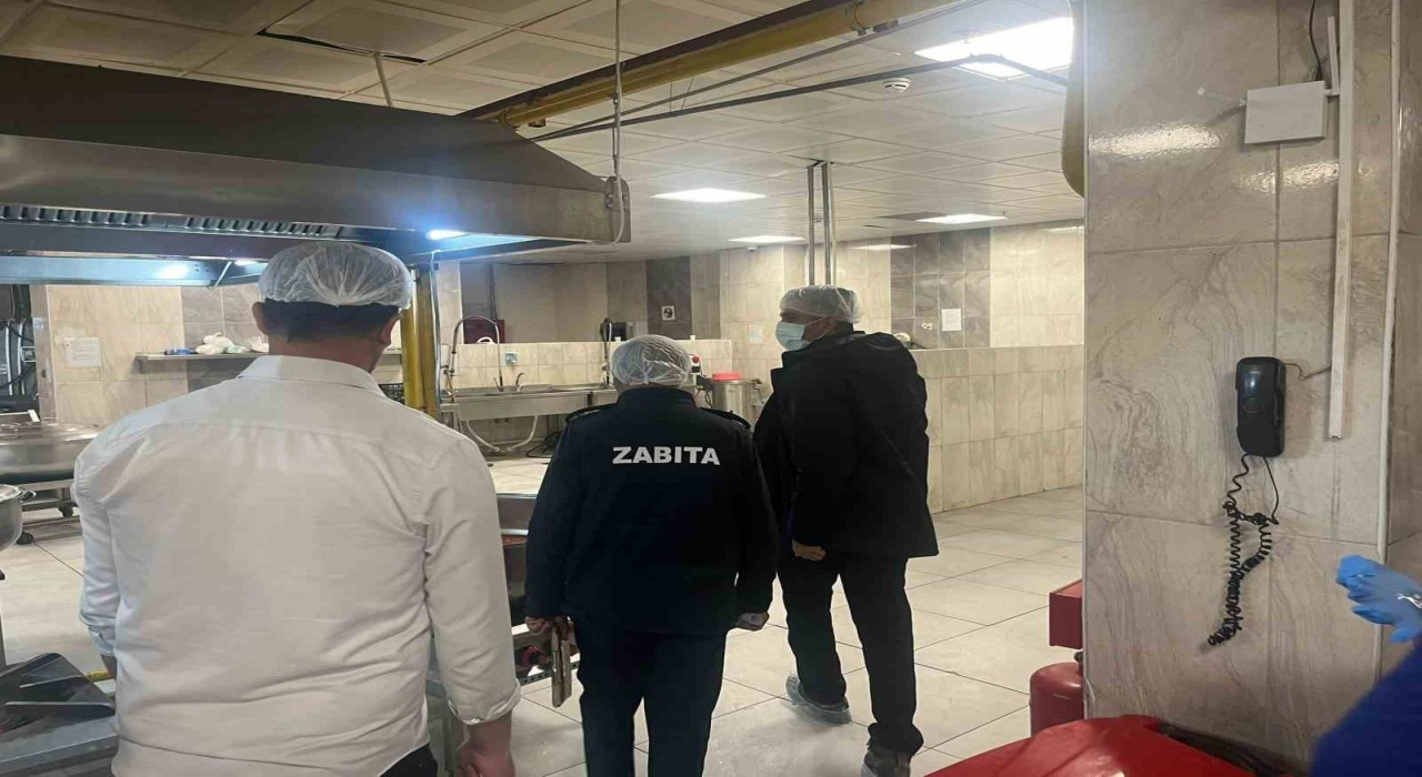 Hakkaride GSB yurt yemekhanesi zabıta denetiminden geçti