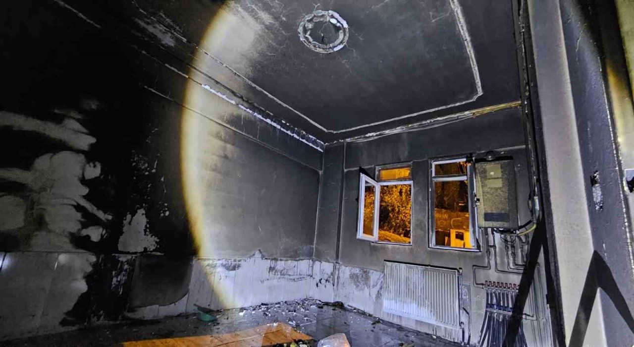 Hakkaride korkutan yangın