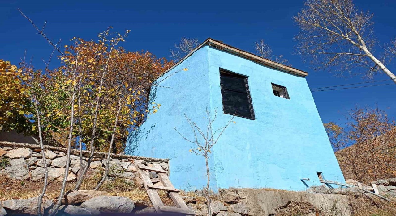 Hakkaride köylerin içme suyu depoları yenileniyor