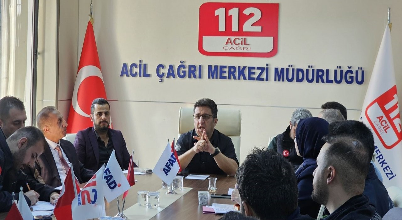 Hakkaride masa başı tatbikatı