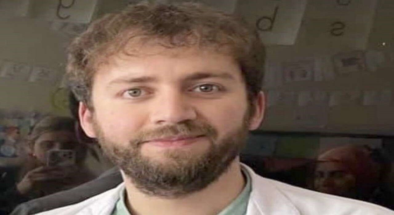 Hakkarili genç öğretmen toprağa verildi