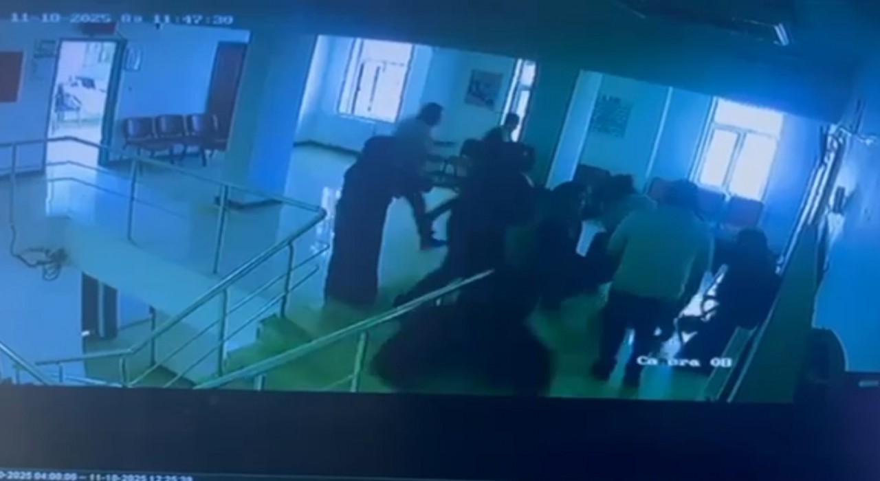 Hasta yakını ile sağlık çalışanları arasında damar yolu kavgası