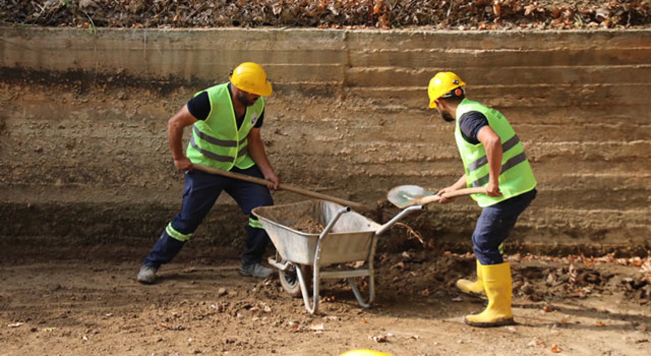 Hatay Büyükşehir, 1 Milyon Metrelik Sulama Kanalını Temizliyor