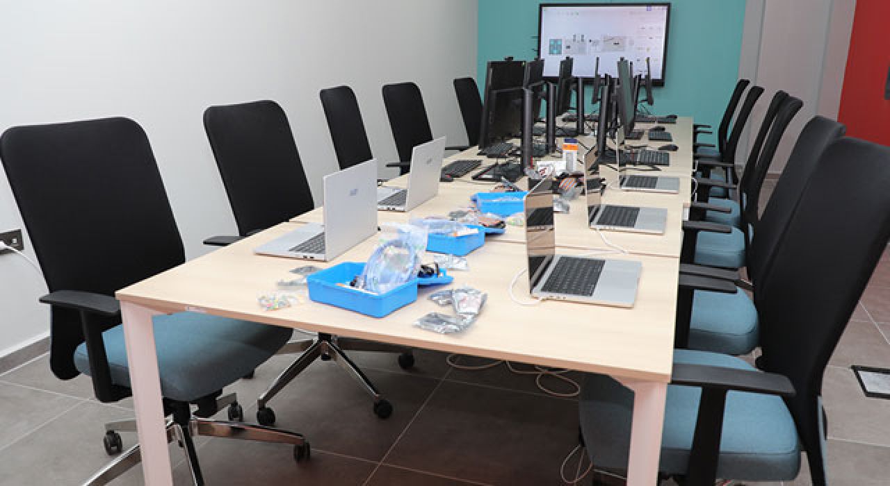 Hatay Büyükşehir’den Gençlere Teknoloji ve Yaratıcılık Eğitimi Fırsatı