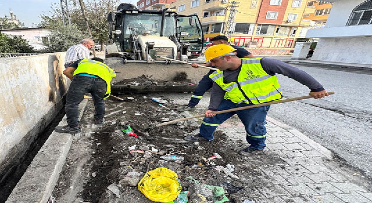 Hatay’da HATSU’dan Yağmur Suyu Hatlarında Yoğun Temizlik