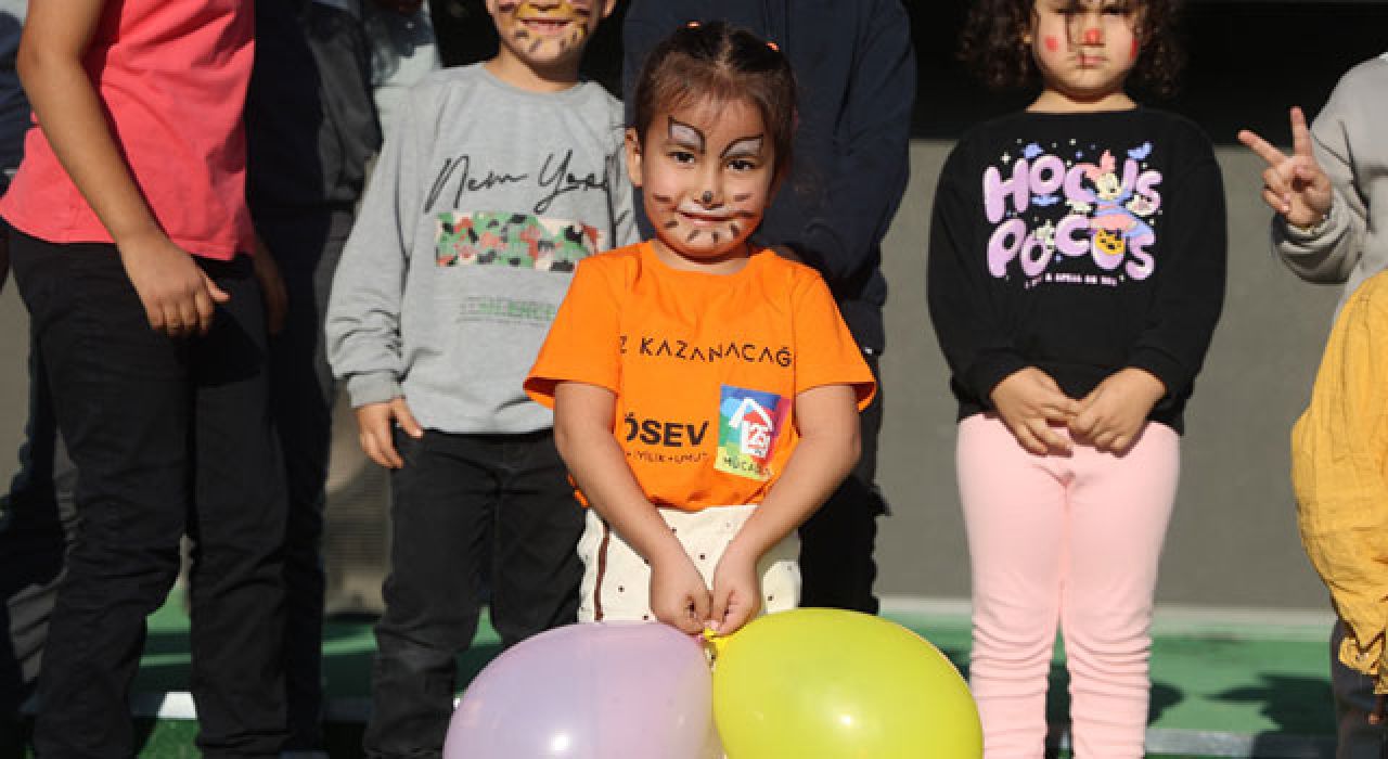 Hatay’da Minik Ceylin İçin Umut Balonları Gökyüzüne Bırakıldı