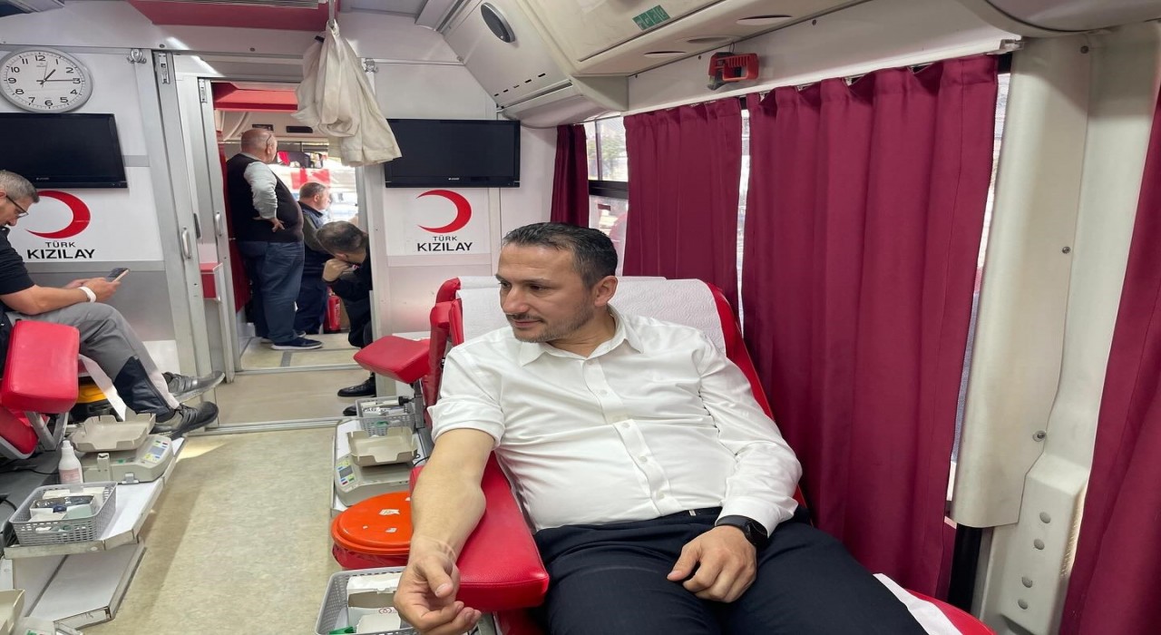 Hayat kurtarmak senin kanında var dediler kan bağışı yaptılar