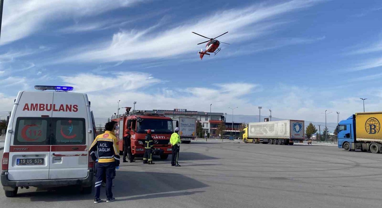 Helikopter ambulans, motosiklet kazasında ağır yaralanan çocuk için havalandı