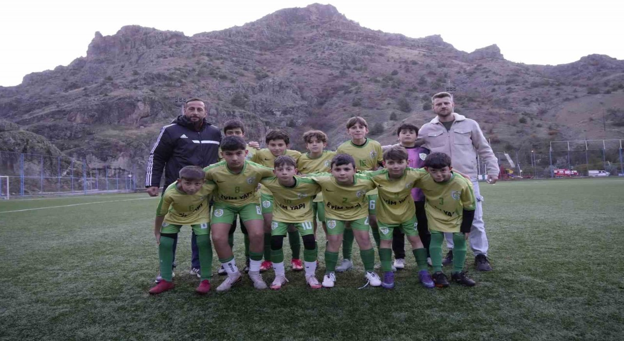 Hem başkan hem antrenör hem de kaleci