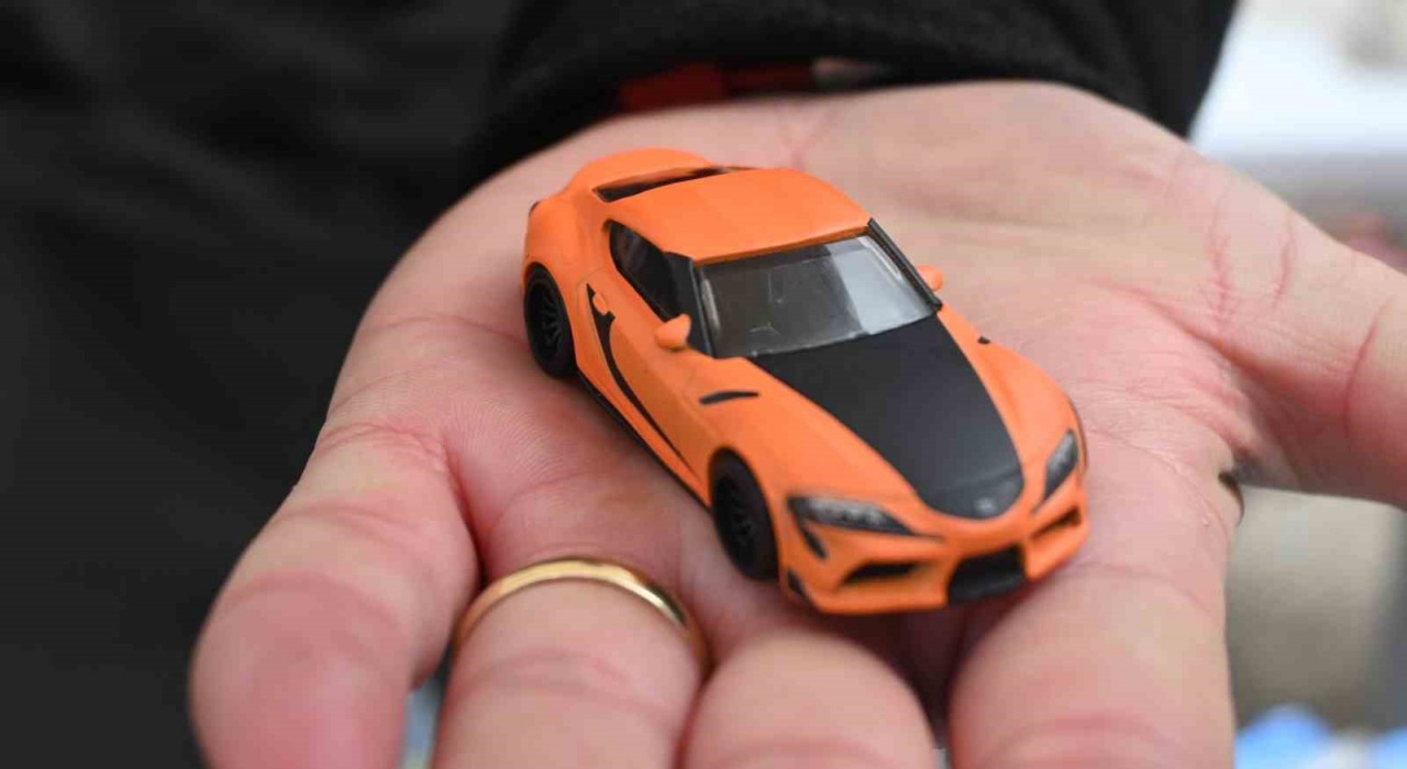 Her yaştan insan bu minyatür arabaların hastası oluyor