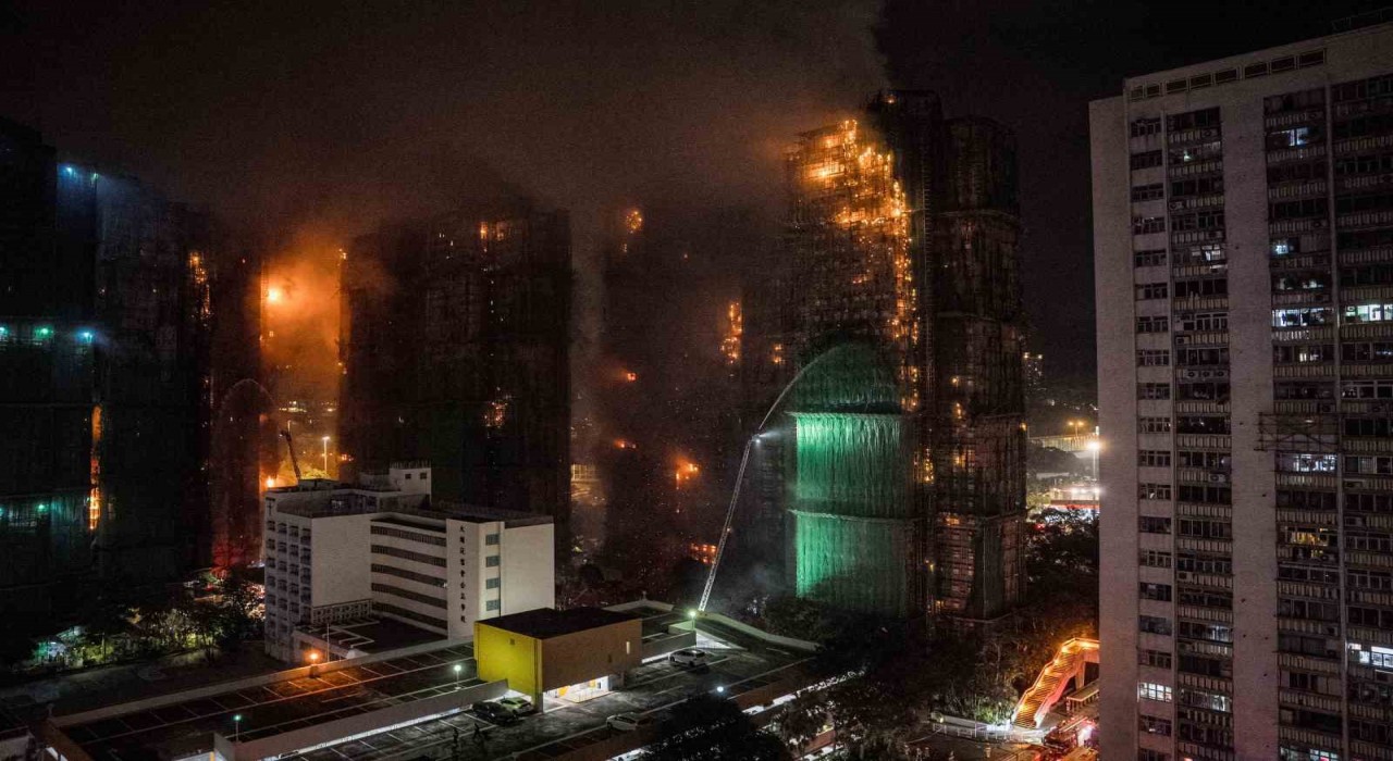 Hong Kongdaki yangın faciasında can kaybı 55e yükseldi