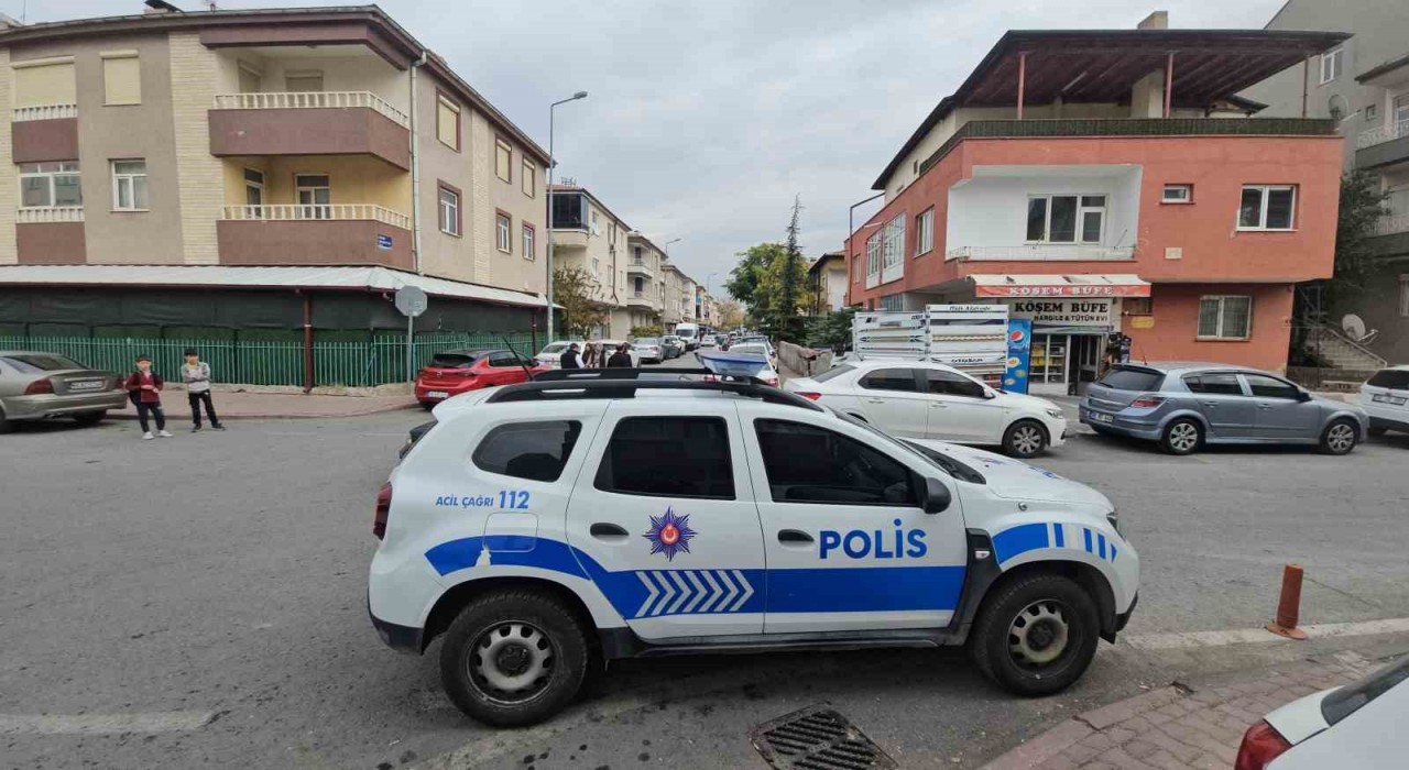 Husumetlisine pusu kurdu, başka birini yaraladı