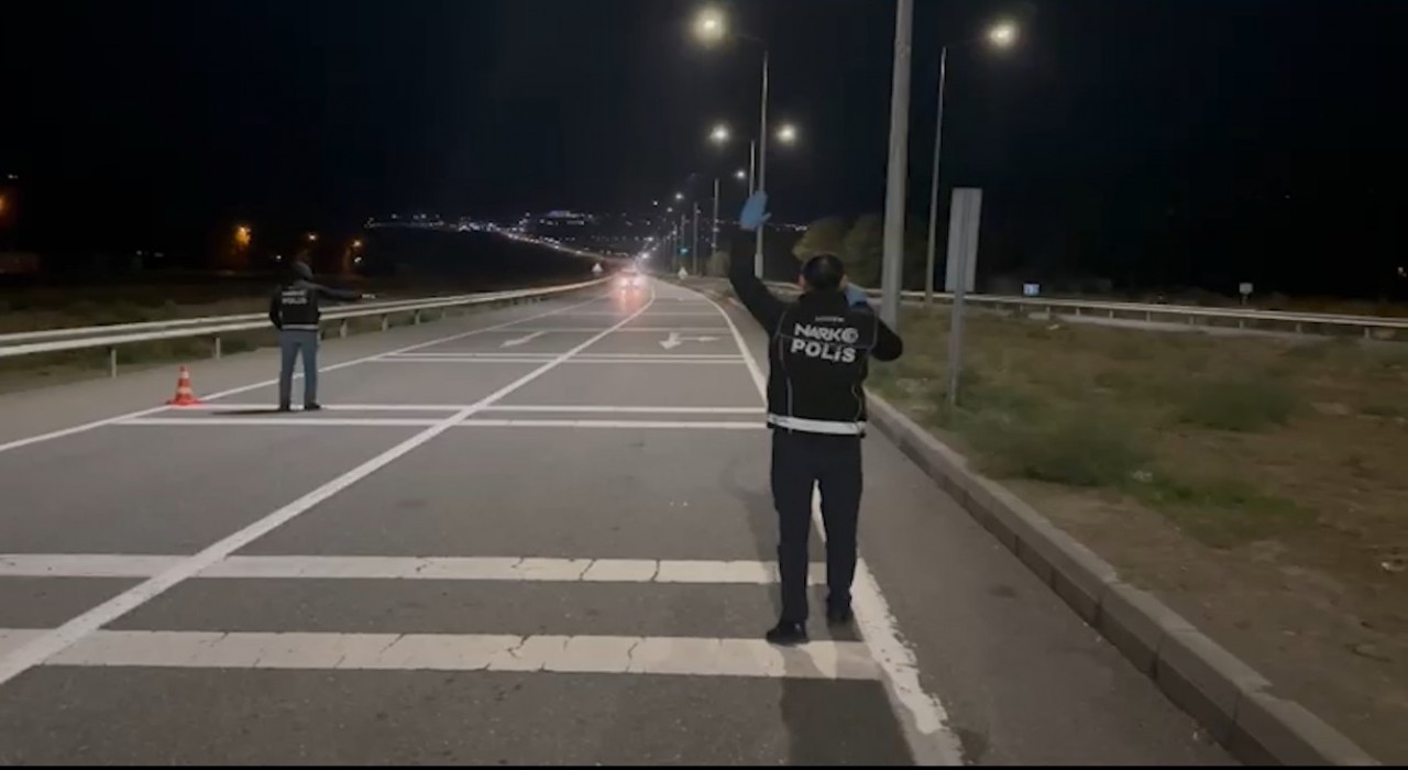 Iğdırda uyuşturucu taşıyan yabancı uyruklu şahıs tutuklandı