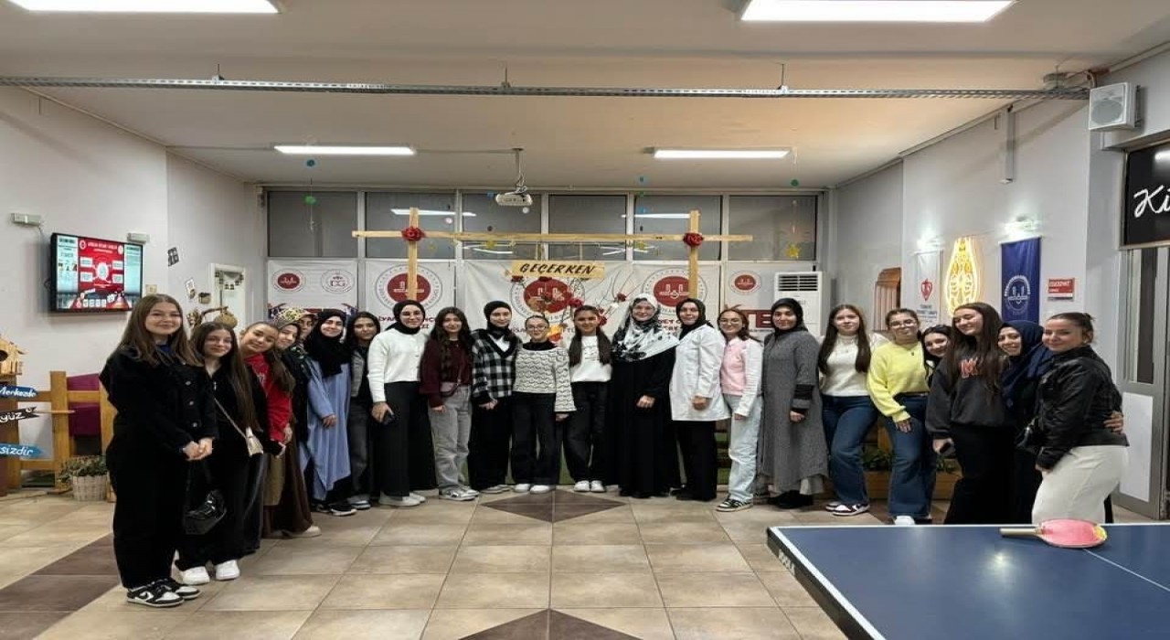 İki ilçenin gençleri Akhisarda buluştu