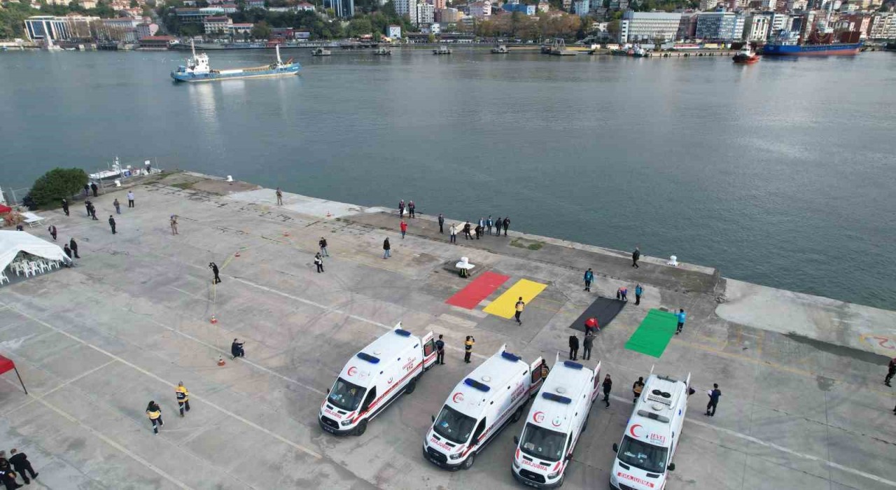 İki yıl önce gemi facialarının yaşandığı Zonguldakta gemi kazası tatbikatı düzenlendi