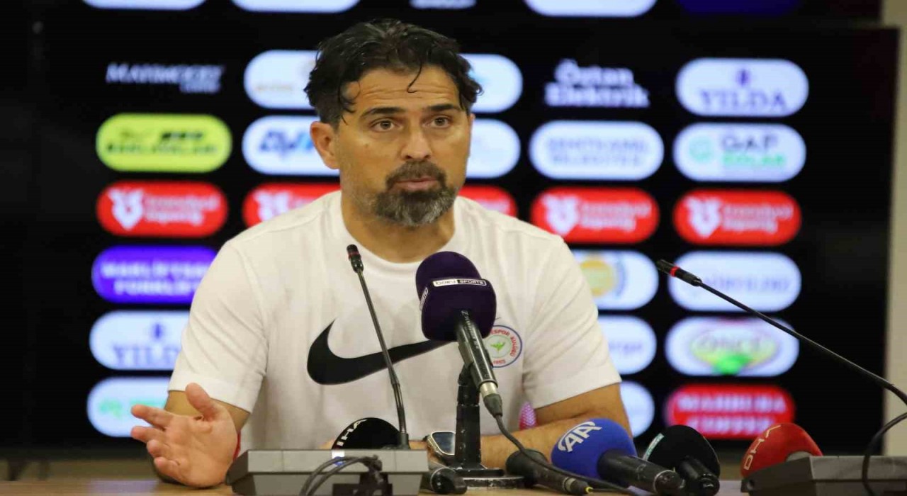 İlhan Palut: Sahadaki görüntüye göre beraberliğin ideal bir sonuç olduğunu söyleyebilirim