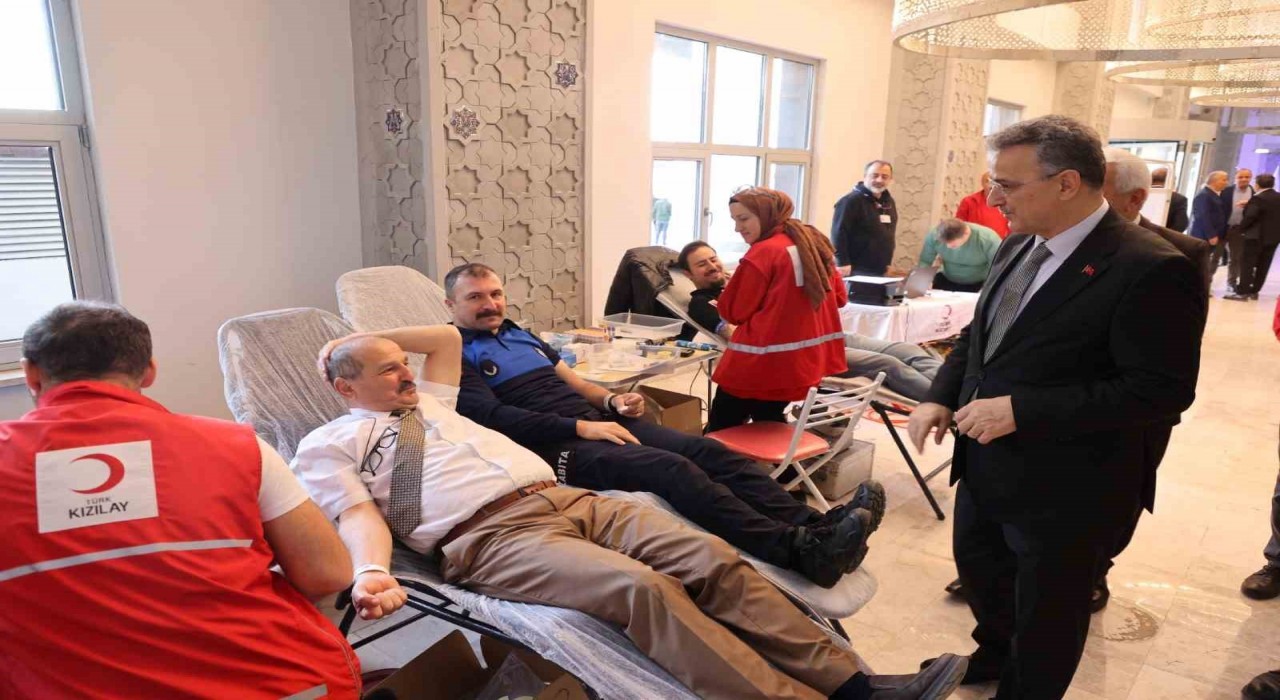 İlkadım Belediyesinden Kızılaya kan desteği