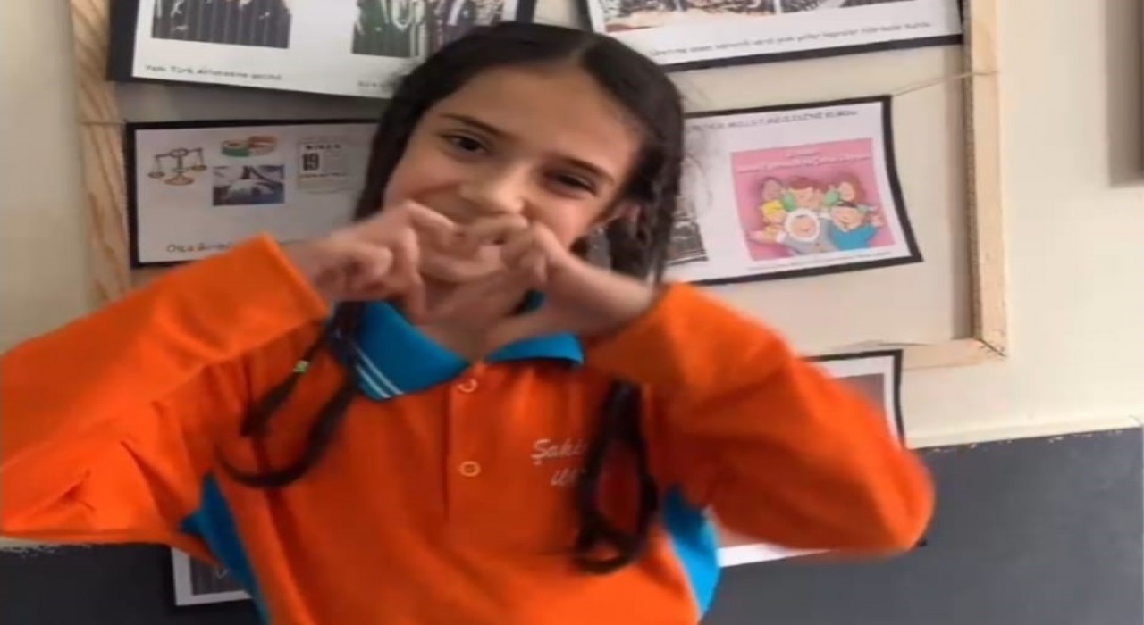 İnegölde öğrencilerden anlamlı 24 Kasım kutlaması