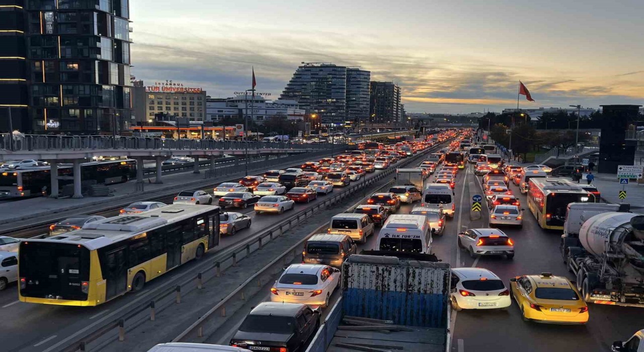 İstanbulda trafik yoğunluğu yüzde 89a ulaştı