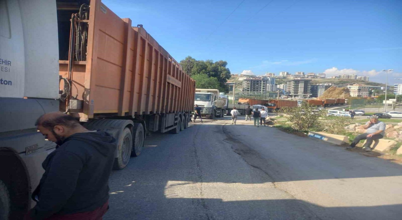 İzmirde CHPli belediyelerin çöp kavgası