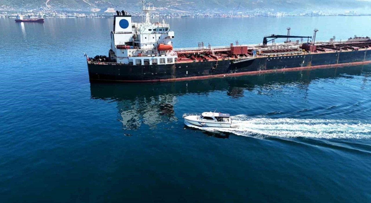 İzmit Körfezinden 7 bin 90 metreküp atık ayrıştırıldı