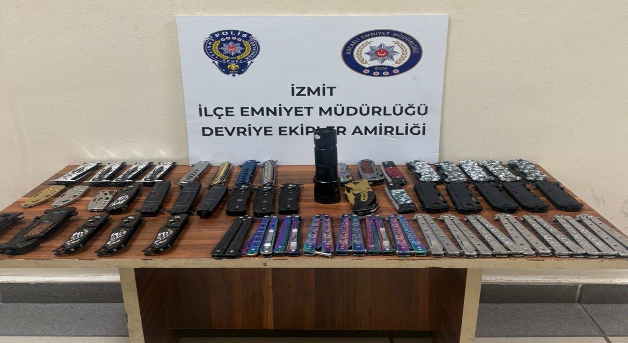 İzmitte iki çocuğun üzerinde 52 kesici alet ele geçirildi