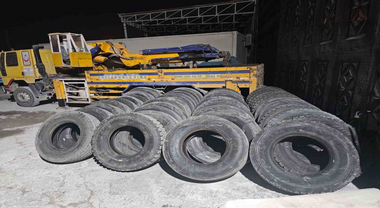 Jandarmadan lastik operasyonu