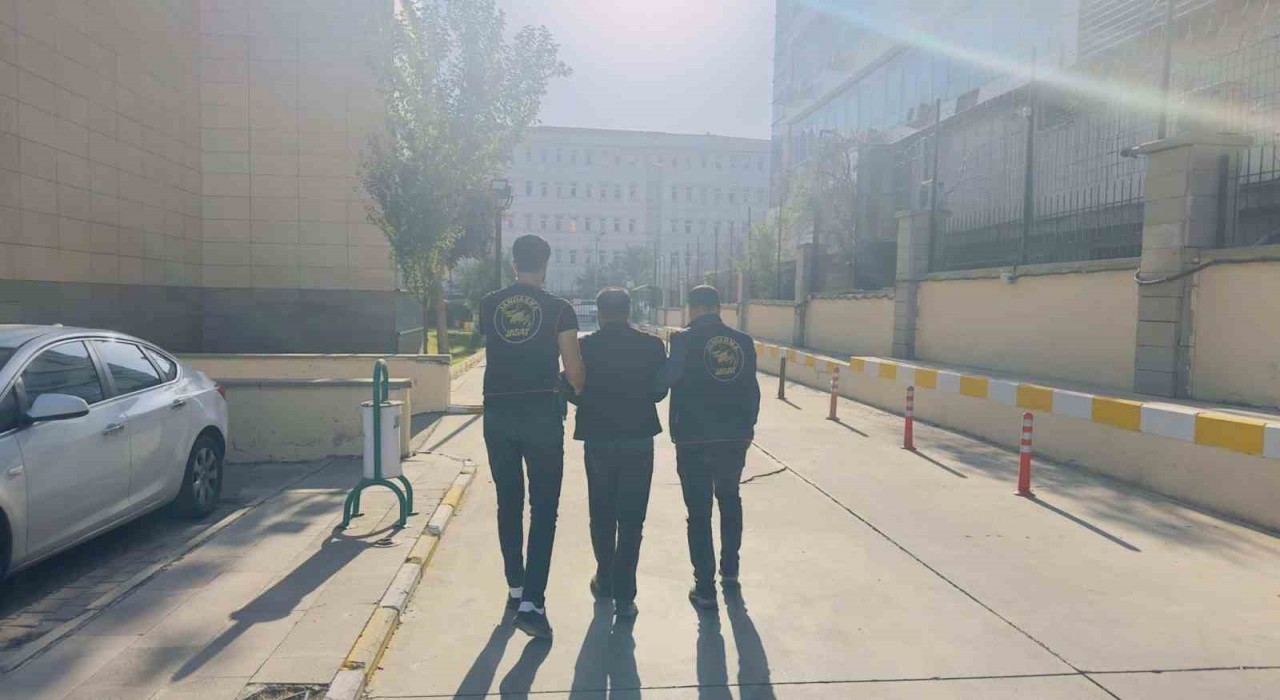 JASAT ekipleri araması olan 74 kişiyi yakaladı