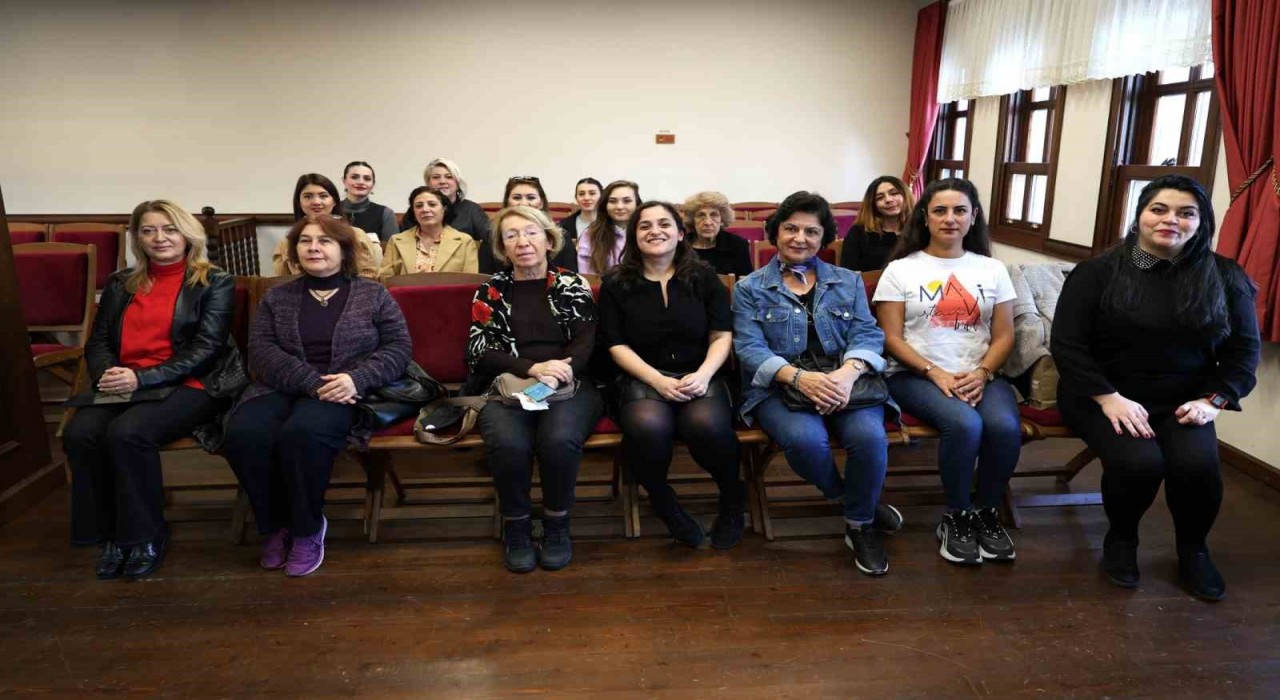 Kadınlar şiddetin türlerini Osmangazide öğrendi
