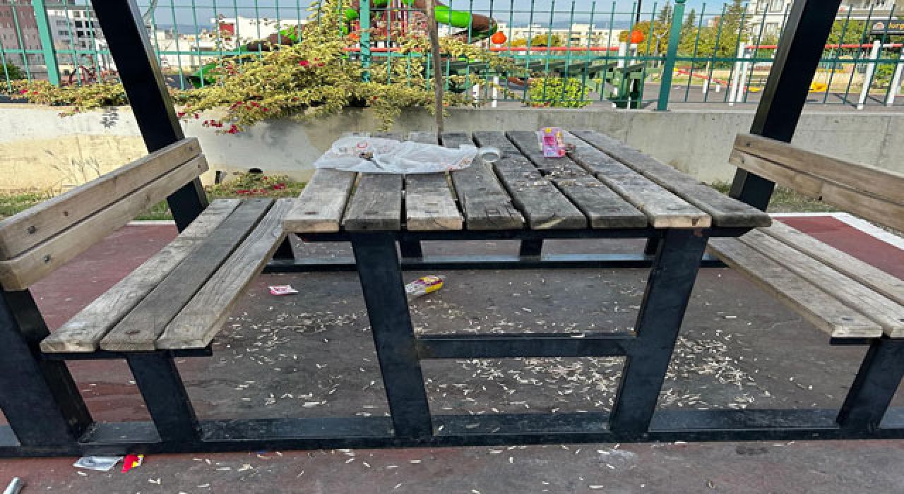 Kadirli Belediyesinden Çekirdek Kabuğu Uyarısı: “Kadirli Hepimizin Evi”