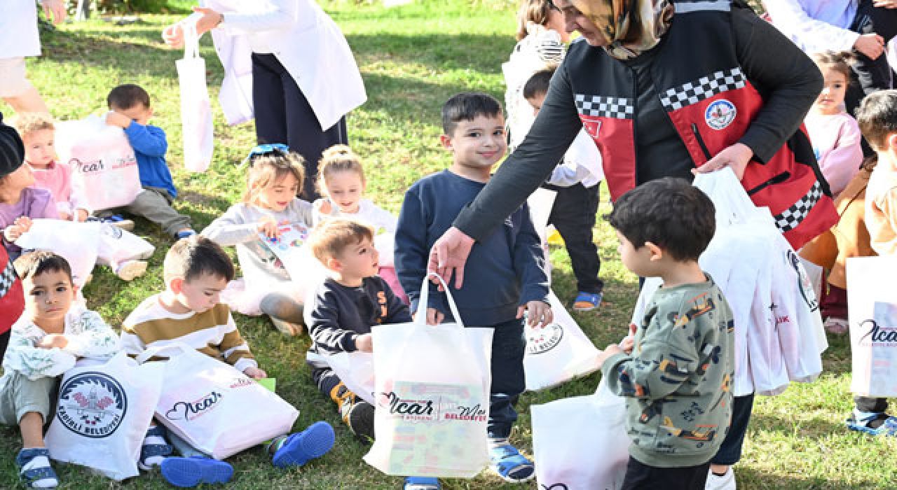 Kadirli Belediyesi’nden Dünya Çocuk Hakları Günü’nde Öğrencilere Sürpriz