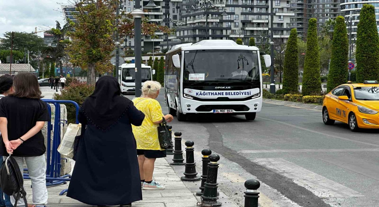 Kağıthane Belediyesinden mezarlık ziyaretleri için ücretsiz servis hizmeti