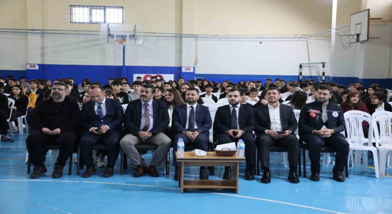 Kağıthanede öğrenciler afet farkındalık eğitimi alıyor